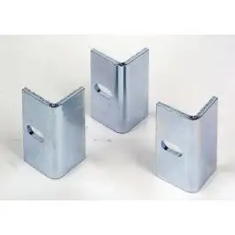 884 - equerres pour cremailleres m6 (vendue par 3)